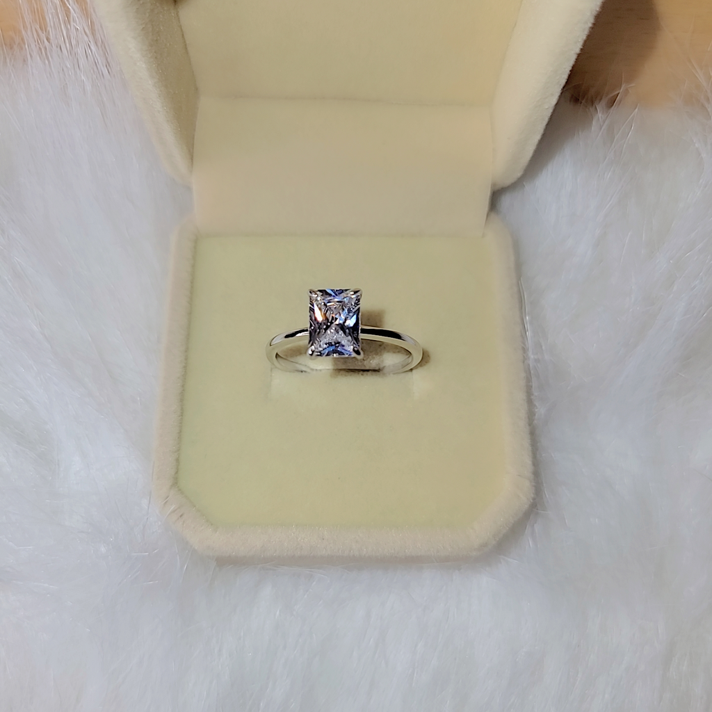SilverBloom 925 Princess-Cut Cubic Zirconia Ring – Size 8