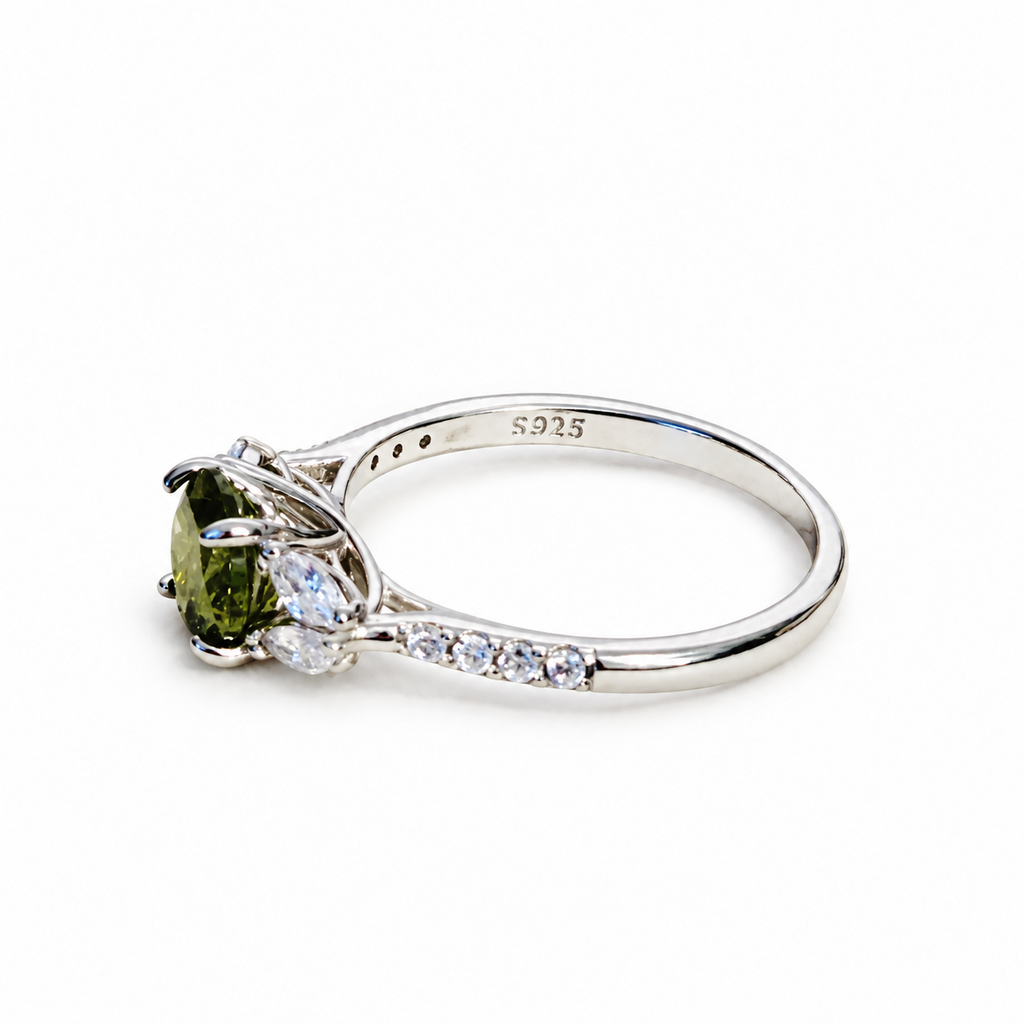 SilverBloom 925 Olive Green Round-Cut Cubic Zirconia Sterling Silver Ring – Size 8