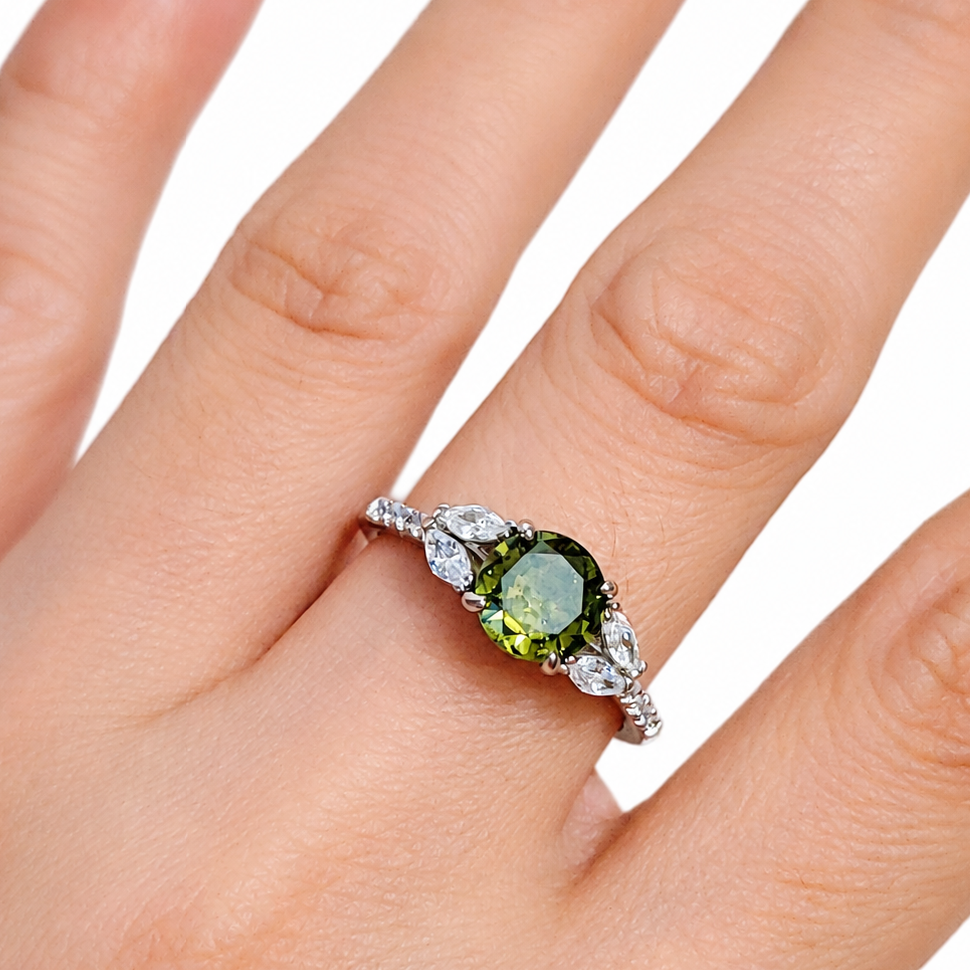 SilverBloom 925 Olive Green Round-Cut Cubic Zirconia Sterling Silver Ring – Size 8