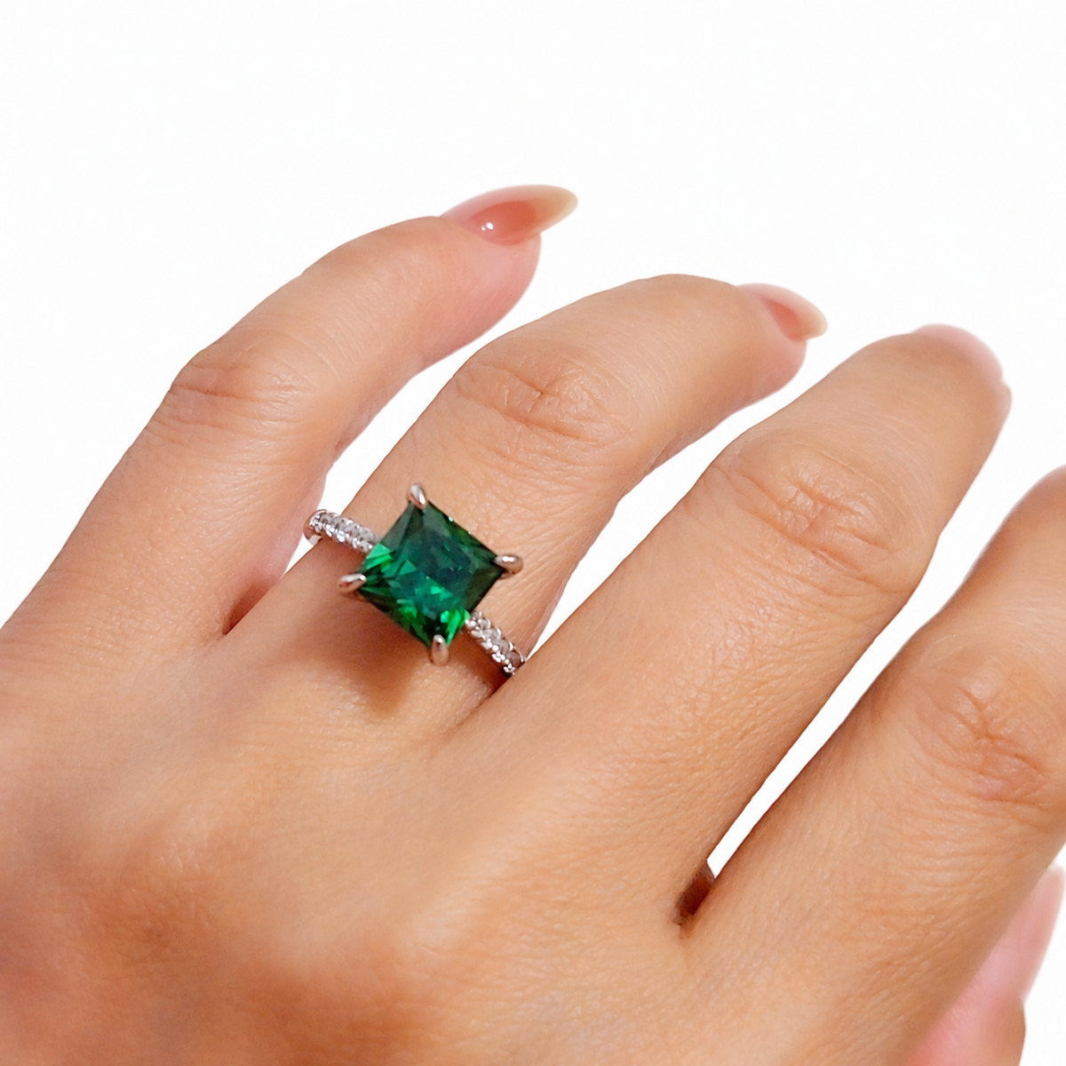 SilverBloom 925 Green Square-Cut Cubic Zirconia Sterling Silver Ring – Size 7