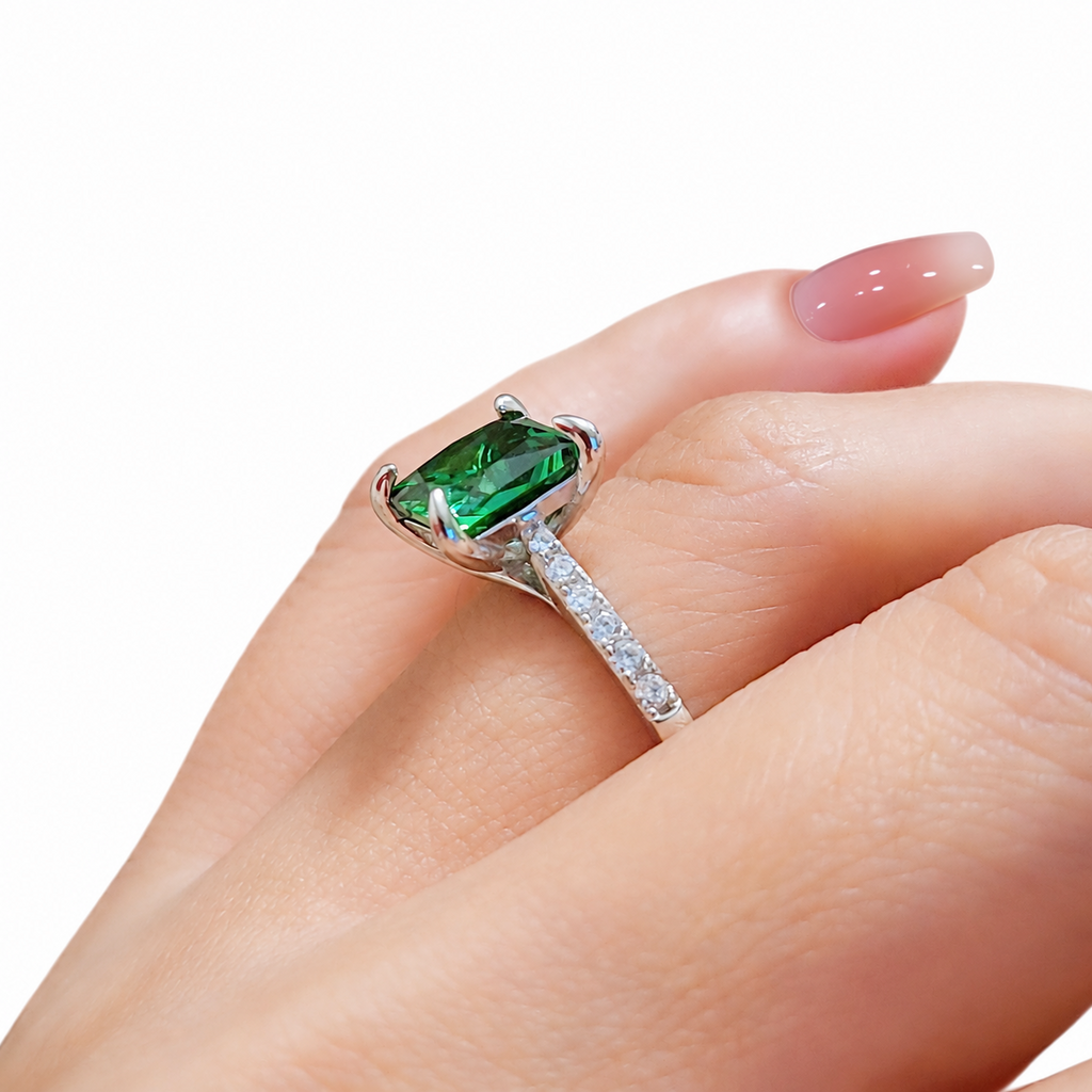 SilverBloom 925 Green Square-Cut Cubic Zirconia Sterling Silver Ring – Size 7