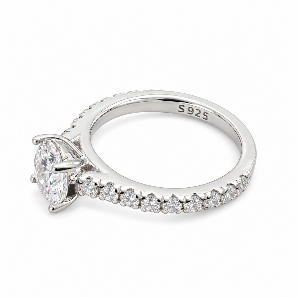 SilverBloom 925 Round-Cut Cubic Zirconia Solitaire Ring with Pavé Band – Size 7