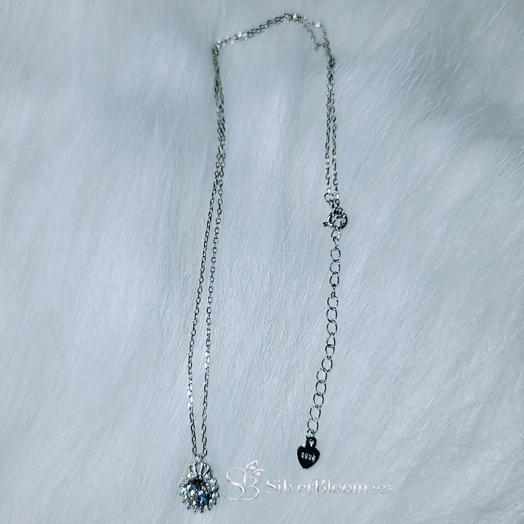 SilverBloom 925 Round Brilliant-Cut 5A Cubic Zirconia Flower Pendant Necklace