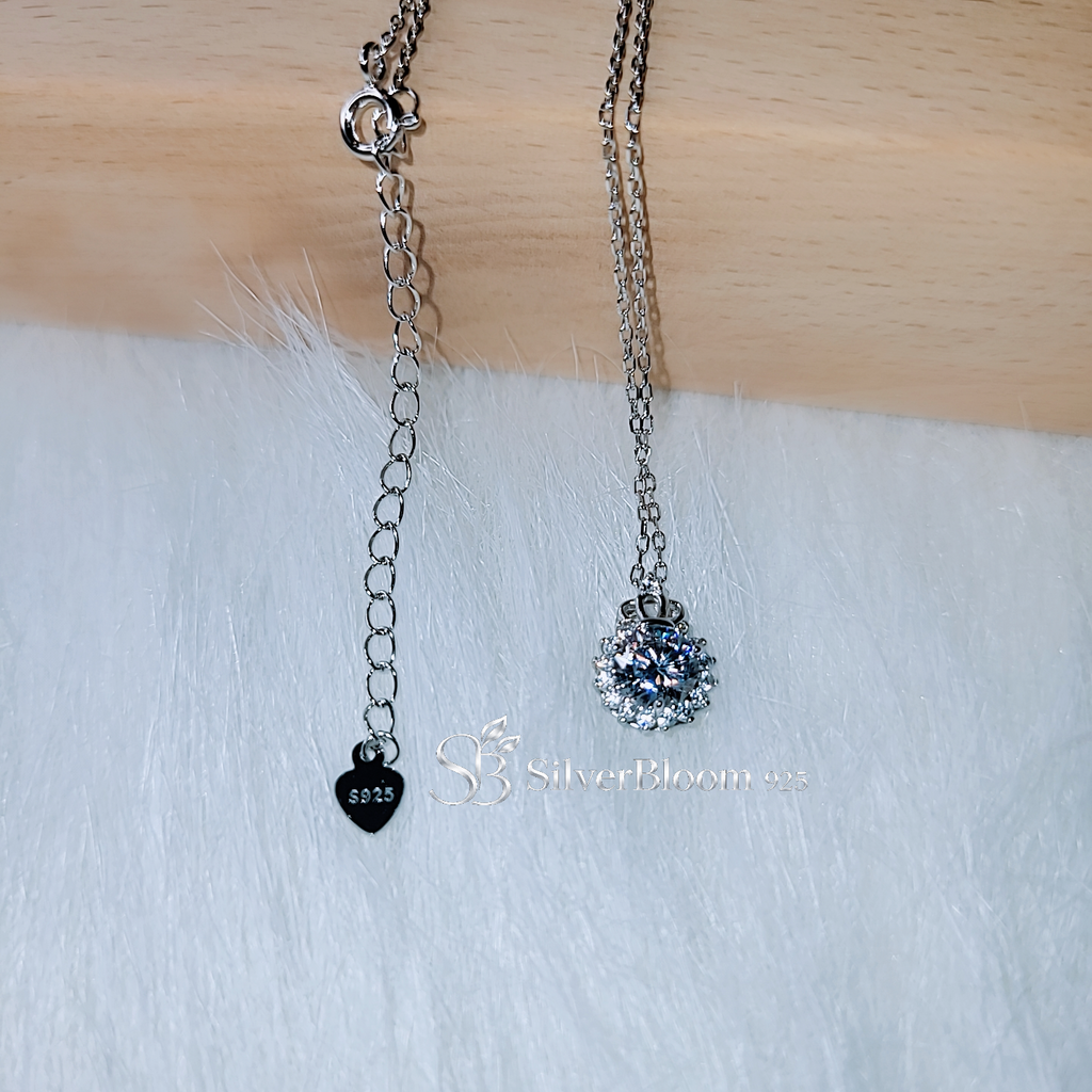 SilverBloom 925 Round Brilliant-Cut 5A Cubic Zirconia Flower Pendant Necklace