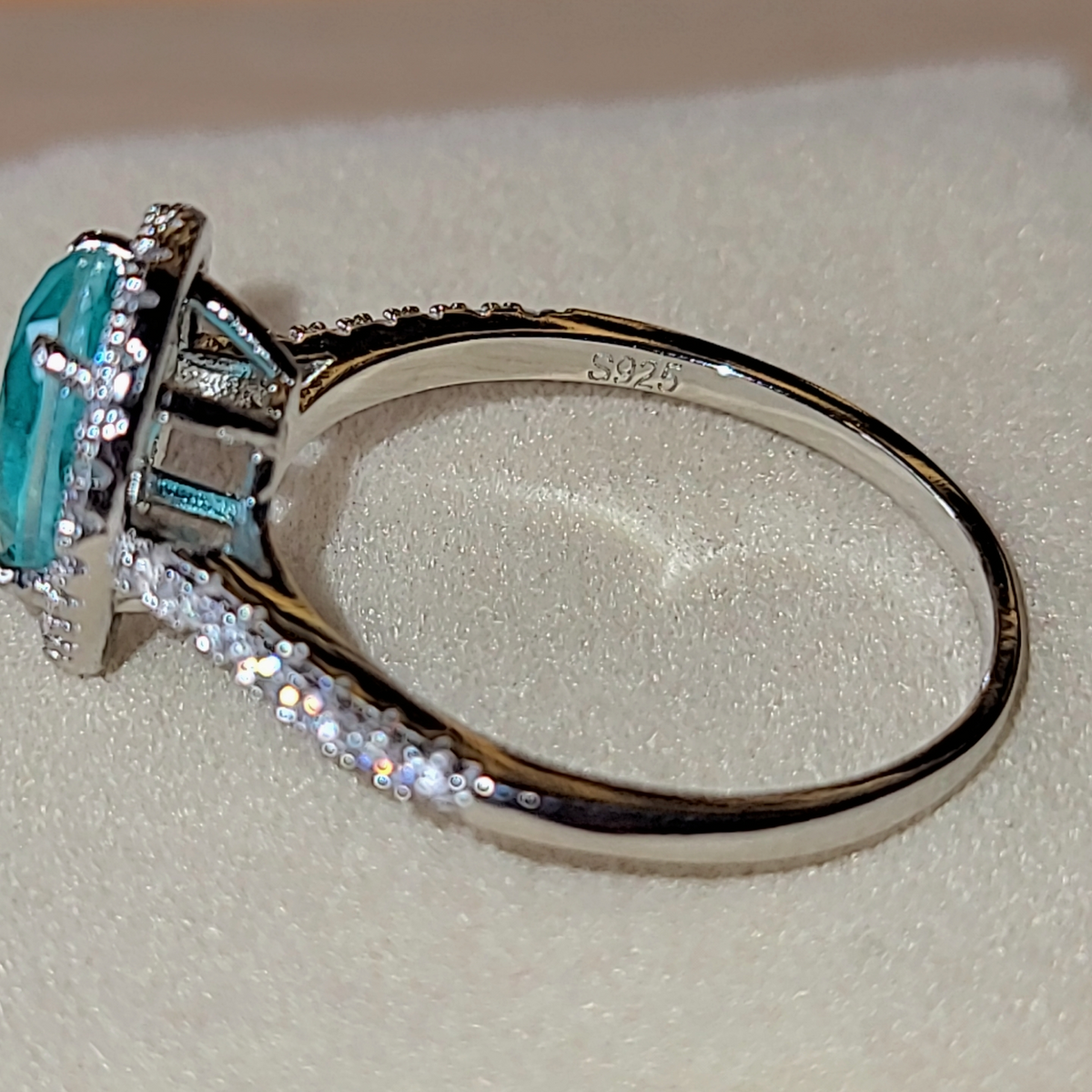 SilverBloom 925 Turquoise-Green Cubic Zirconia Waterdrop Ring – Size 8