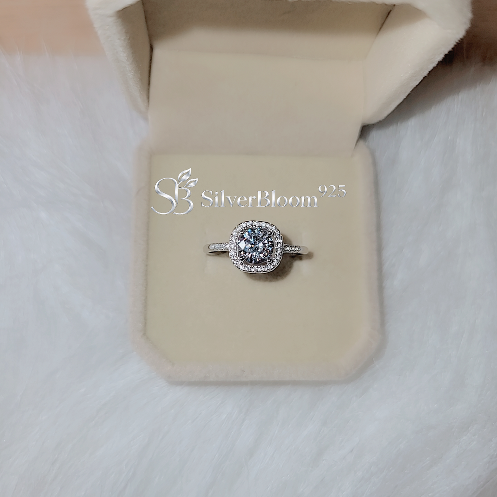 SilverBloom 925 Round-Cut 5A Cubic Zirconia Cushion Halo Ring – Size 8