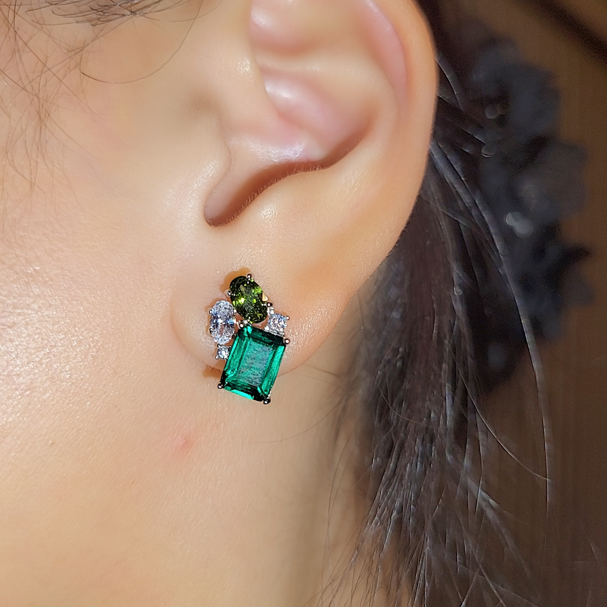 SilverBloom 925 Emerald-Cut Green Cubic Zirconia Stud Earrings – Rhodium Plated