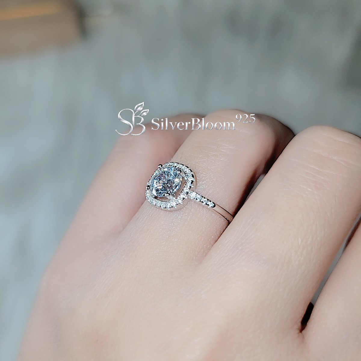 SilverBloom 925 Round-Cut 5A Cubic Zirconia Cushion Halo Ring – Size 8