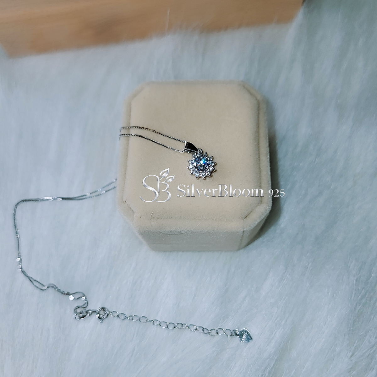SilverBloom 925 8mm Round Cubic Zirconia Pendant Necklace – Rhodium Plated Sterling Silver Box Chain