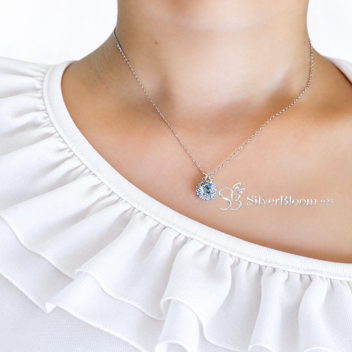 SilverBloom 925 Round Brilliant-Cut 5A Cubic Zirconia Flower Pendant Necklace